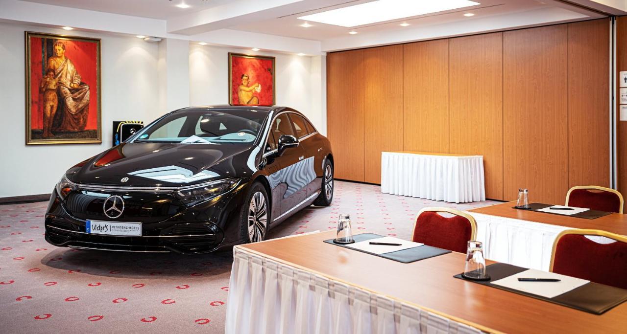 Victor'S Residenz-Hotel Schloss Berg Неннінг Екстер'єр фото A Mercedes-Benz S-Class in the VIP Lounge at the airport
