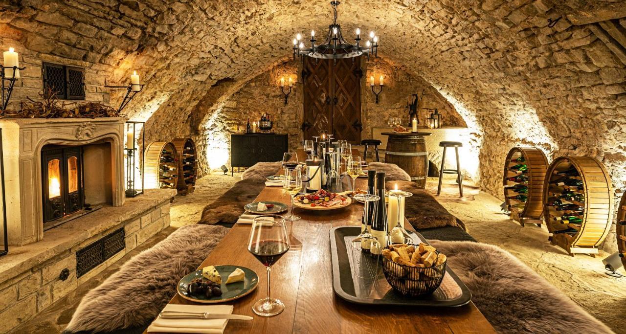 Victor'S Residenz-Hotel Schloss Berg Неннінг Екстер'єр фото Wine tasting at Château de Chaumont