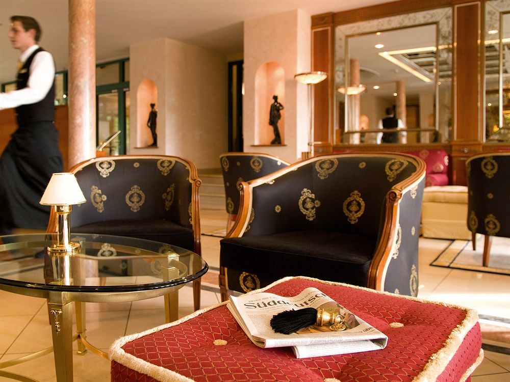 Victor'S Residenz-Hotel Schloss Berg Неннінг Екстер'єр фото Lobby