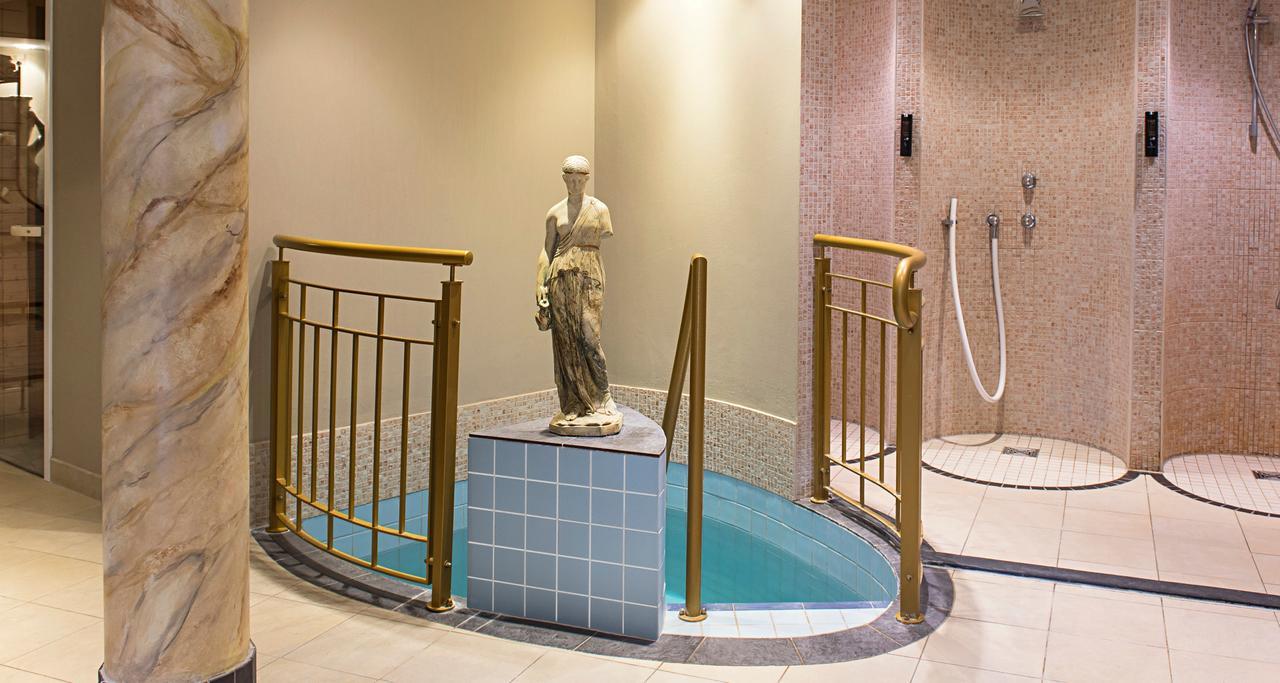 Victor'S Residenz-Hotel Schloss Berg Неннінг Номер фото A modern spa